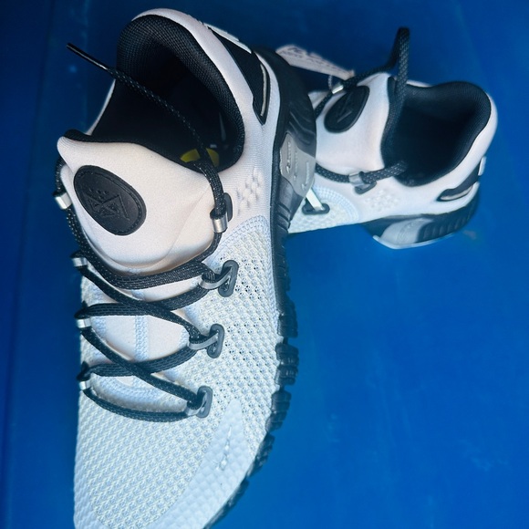 Nike men 9 sneakers, new, black white, metcon - Picture 3 of 6